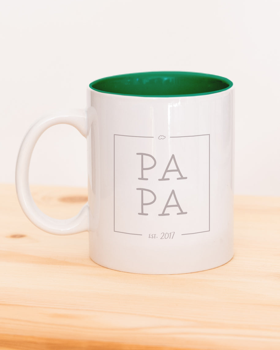 Papa est - Lalelove Tasse Dunkelgrün Tasse lalelove