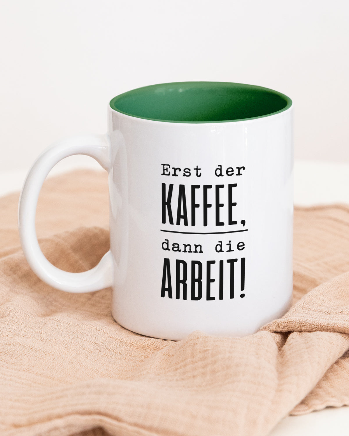 Erst der Kaffee - Tasse Dunkelgrün Tasse Lieblingskollegen®
