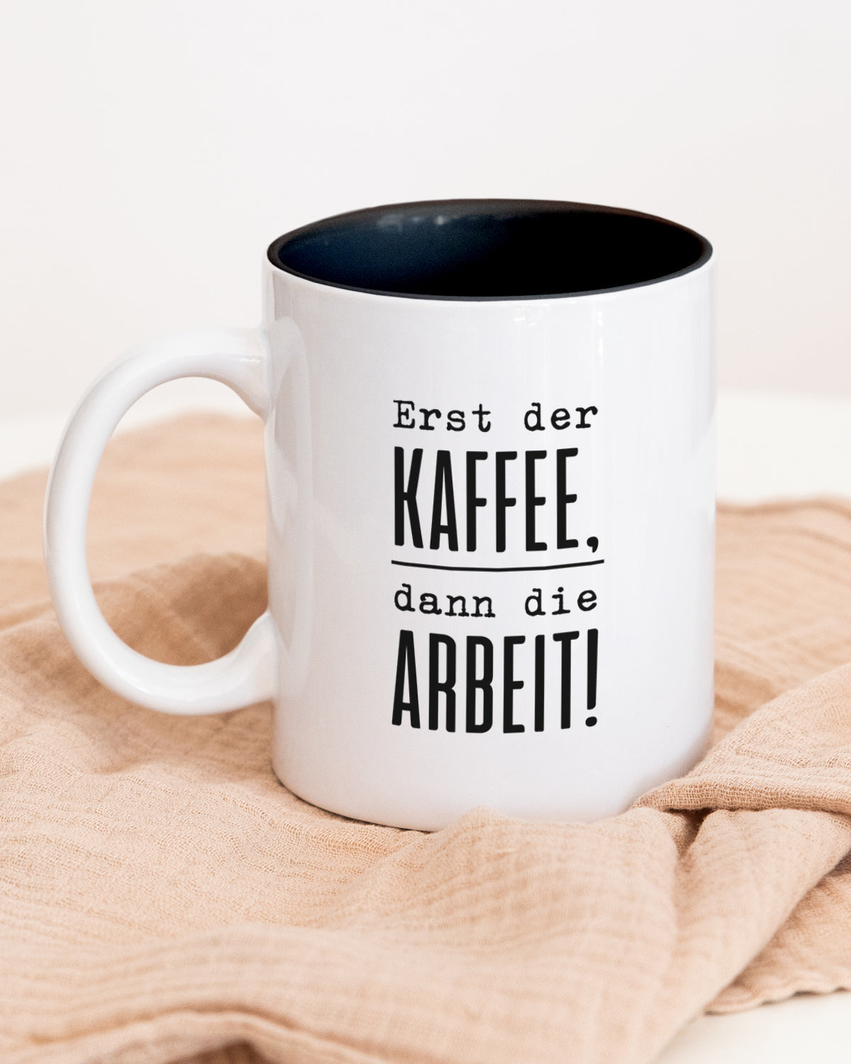 Erst der Kaffee - Tasse Schwarz Tasse Lieblingskollegen®