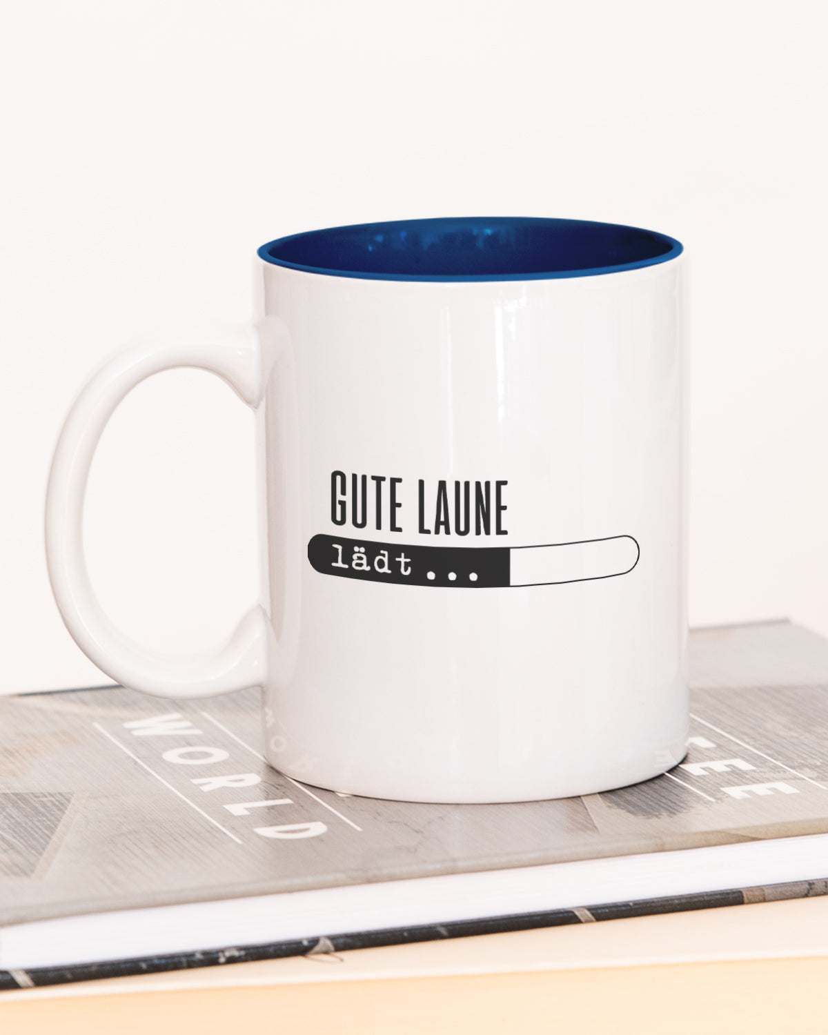 Gute Laune lädt - Tasse Dunkelblau Tasse Lieblingskollegen®