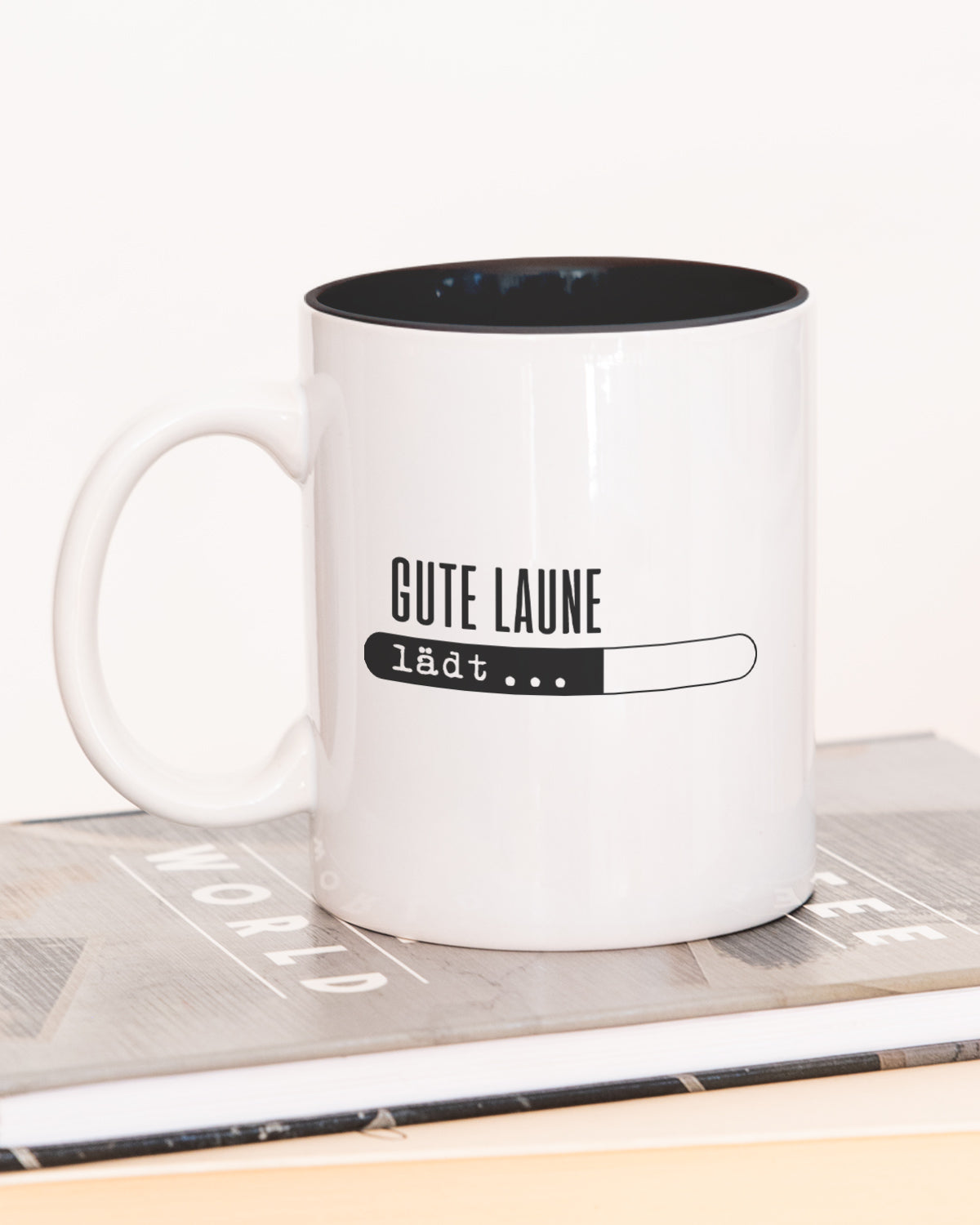 Gute Laune lädt - Tasse Schwarz Tasse Lieblingskollegen®