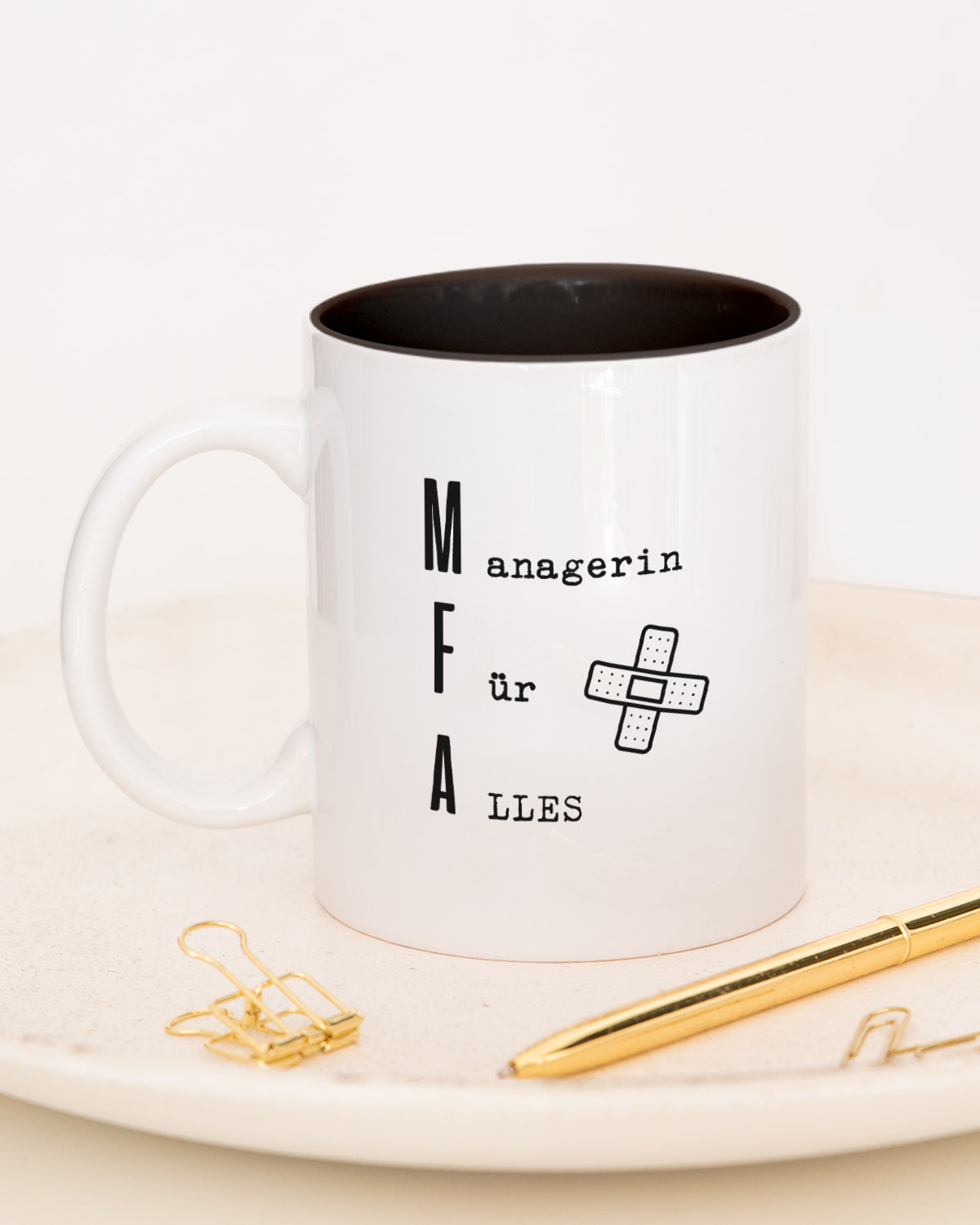 MFA: Managerin für alles - Tasse Schwarz Tasse Lieblingskollegen®