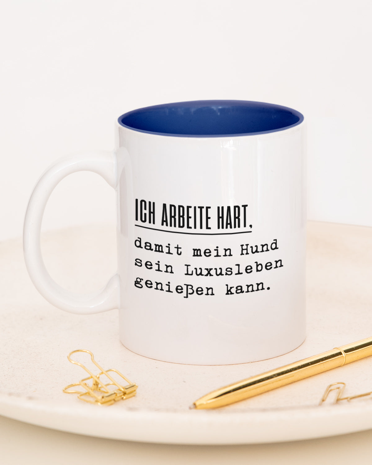 Ich arbeite hart - Tasse Dunkelblau Tasse Lieblingskollegen®