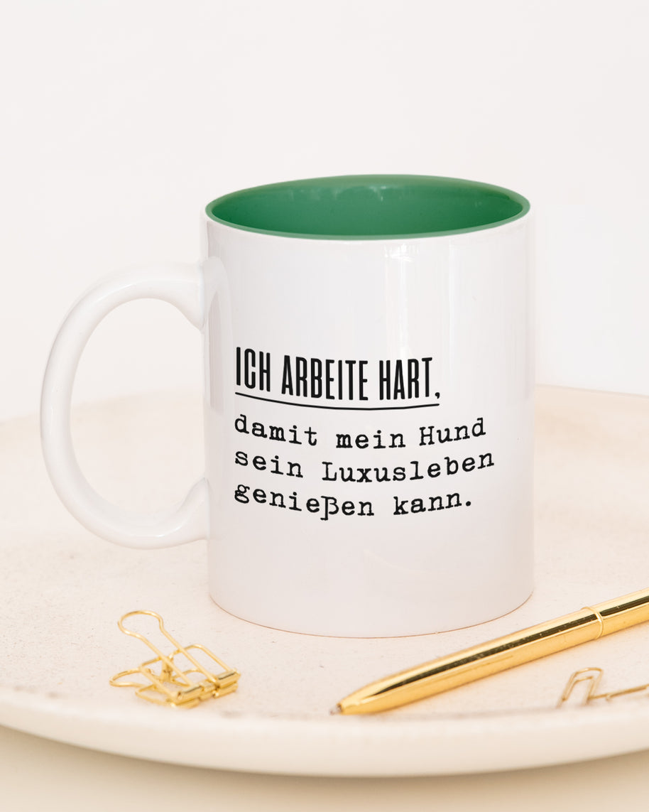 Ich arbeite hart - Tasse