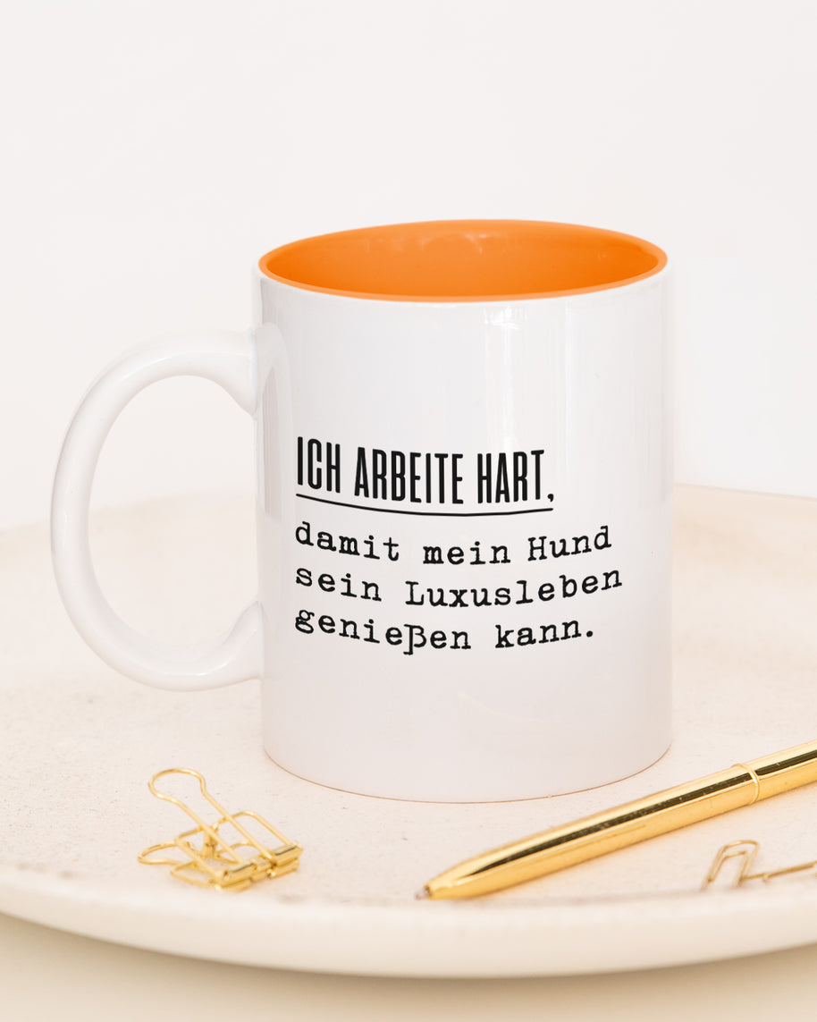 Ich arbeite hart - Tasse