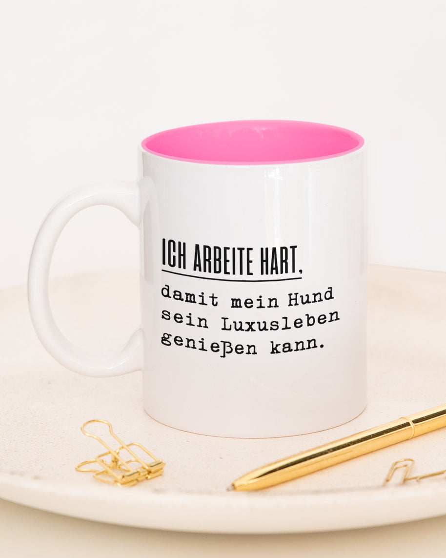 Ich arbeite hart - Tasse