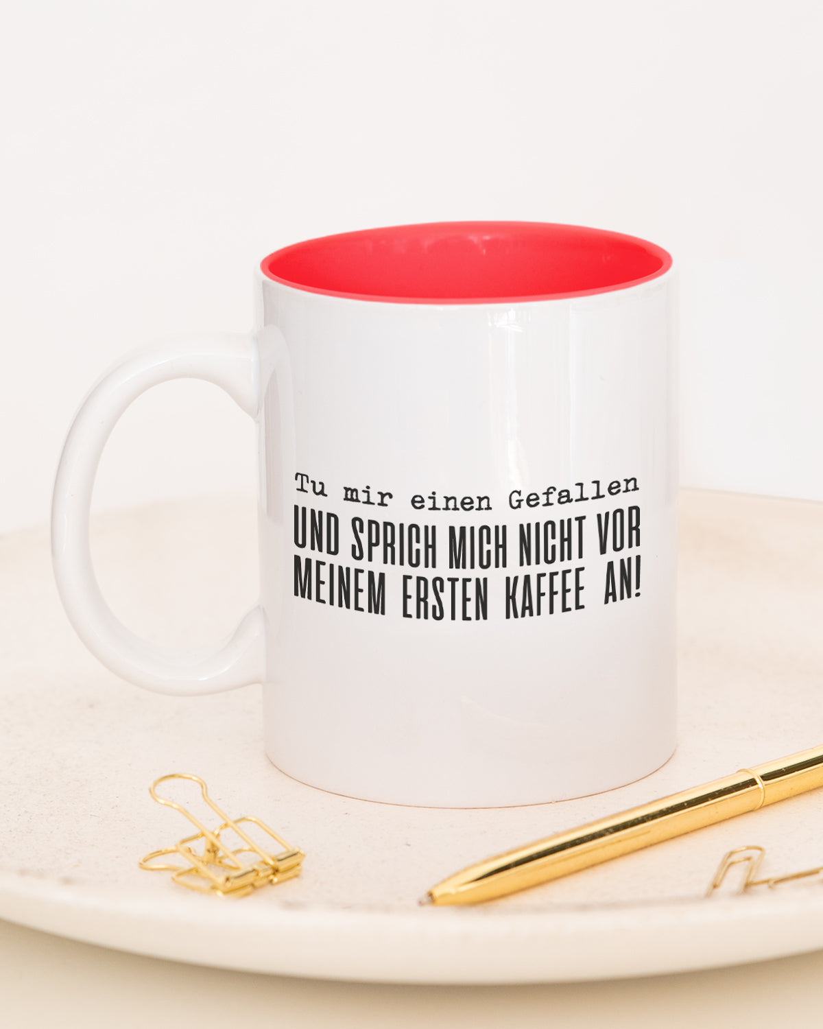 Vor meinem ersten Kaffee - Tasse Rot Tasse Lieblingskollegen®