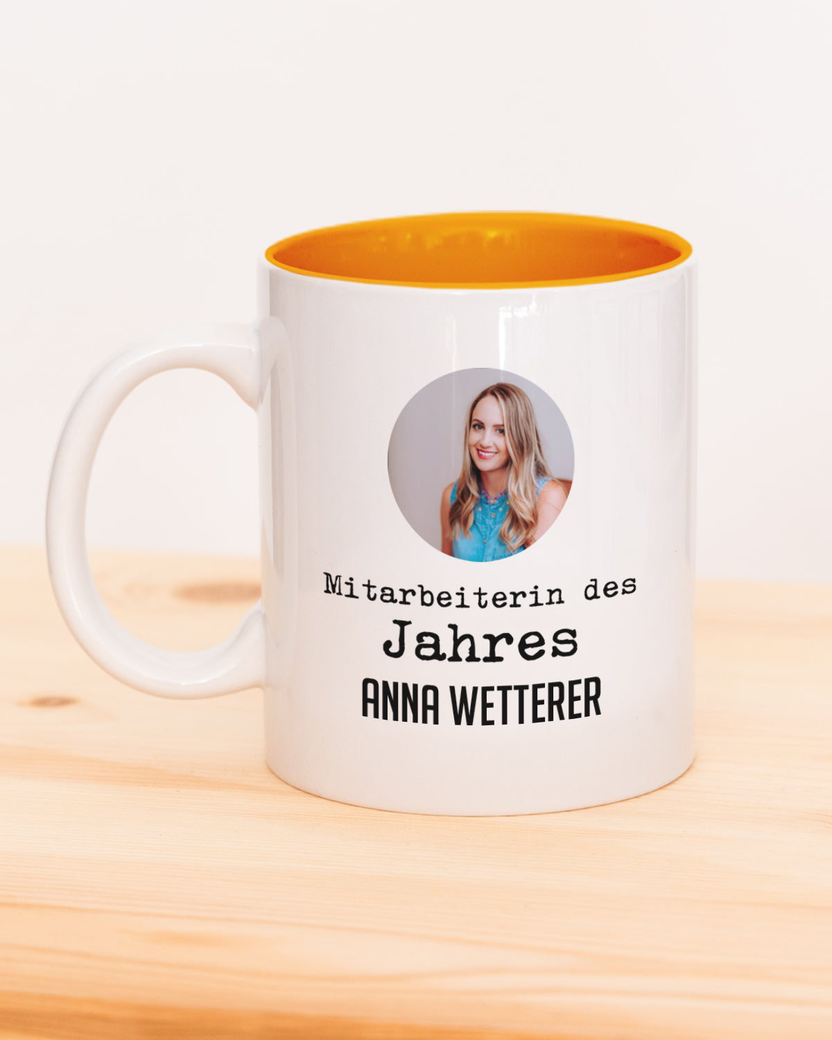 Mitarbeiterin des - Tasse Orange Tasse Lieblingskollegen®