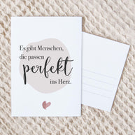 Perfekt ins Herz - Postkarte