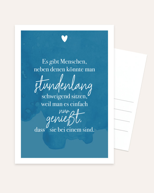 Schweigend sitzen - Postkarte