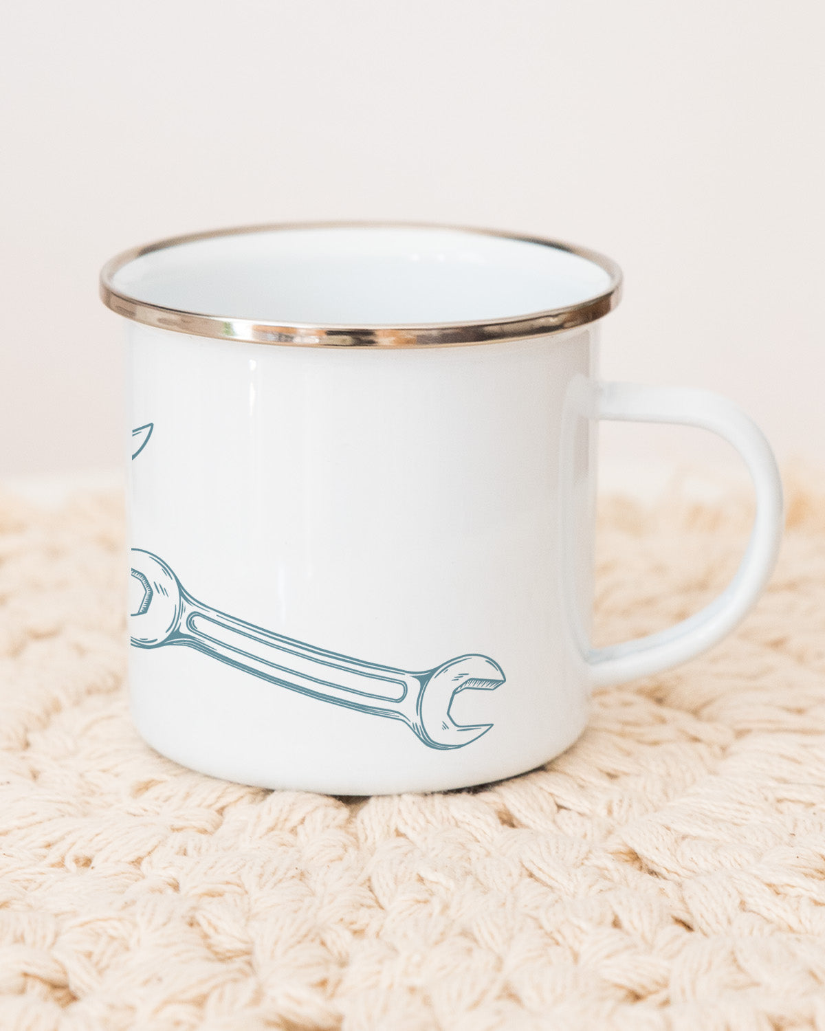 In der Garage - Emaille Tasse Tasse Lieblingsmensch®