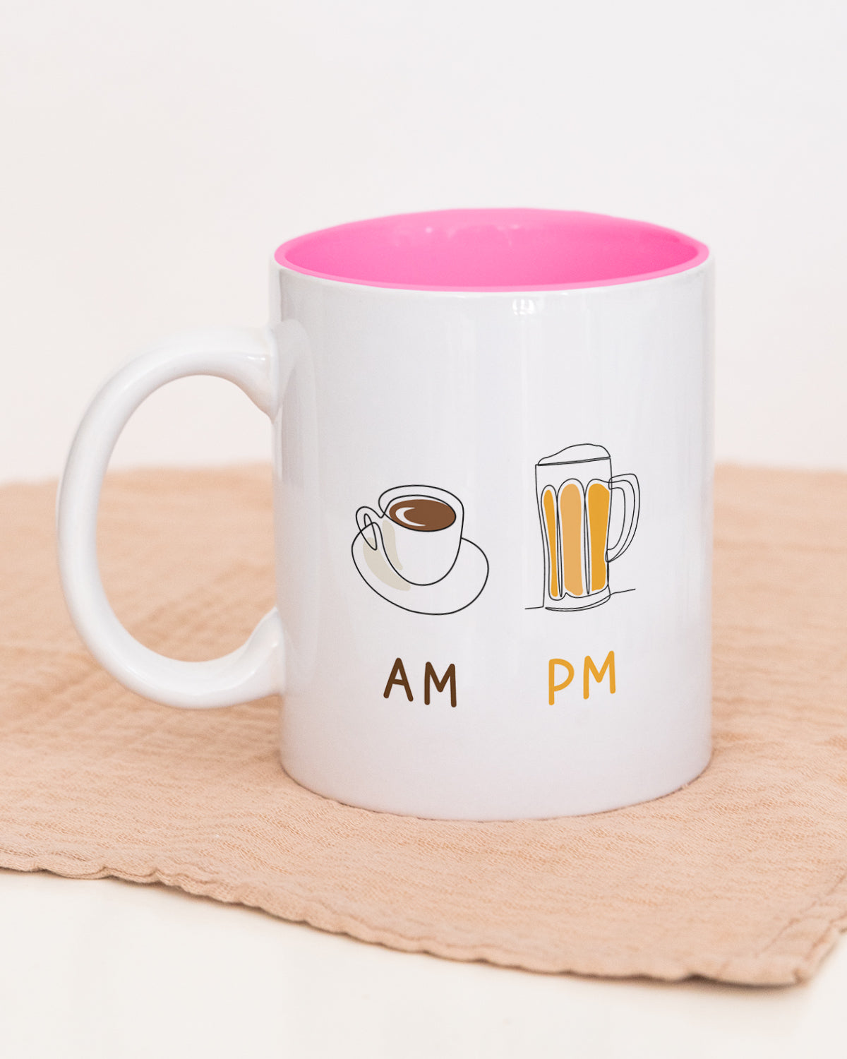 AM Coffee | PM Bier - Tasse Pink Tasse Visual Statements®