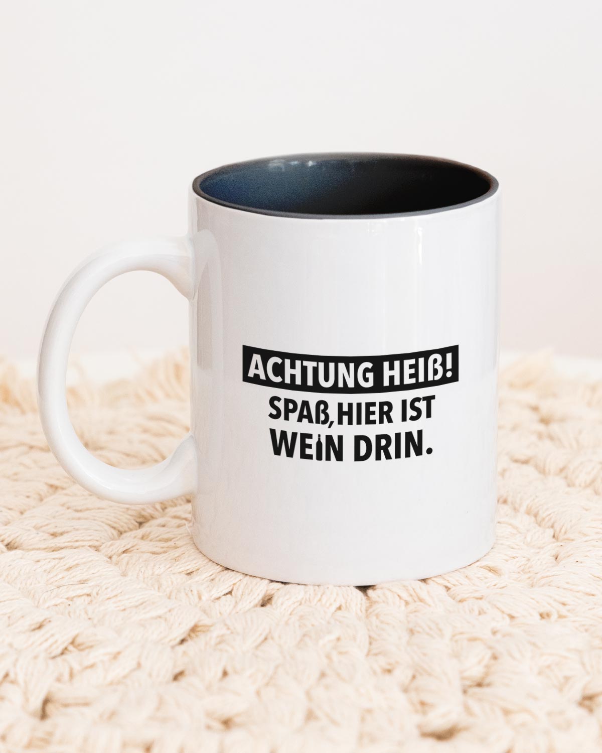 Achtung heiß - Tasse Schwarz Tasse wrdprn®