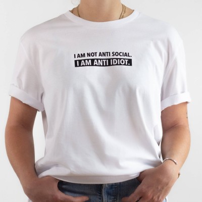 I am not anti social - weißes T-Shirt aus 100% Biobaumwolle von wrdprn
