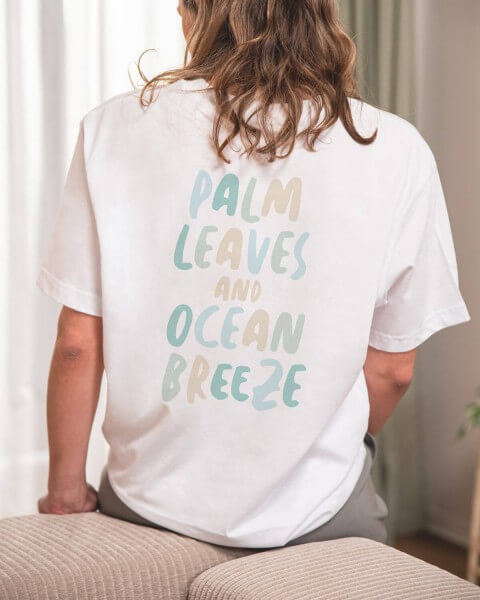 Palm Leaves and Ocean Breeze - Unisex T-Shirt Weiß